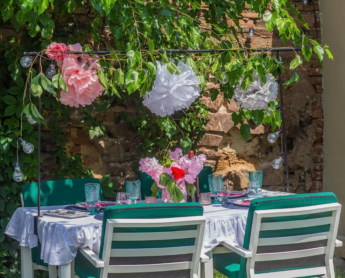 La Fontaine Hotel Hunedoara Ngoại thất bức ảnh
