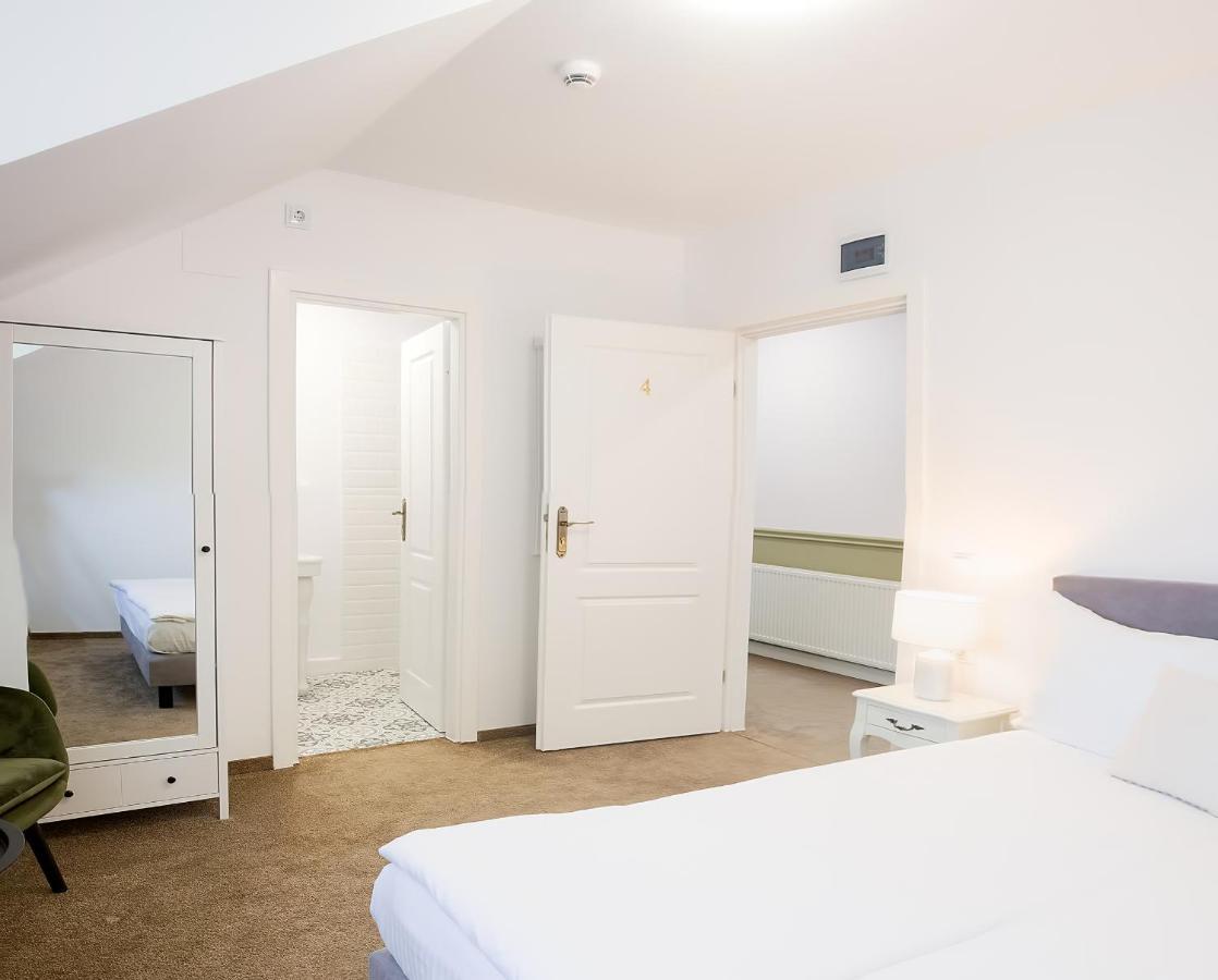 La Fontaine Hotel Hunedoara Ngoại thất bức ảnh