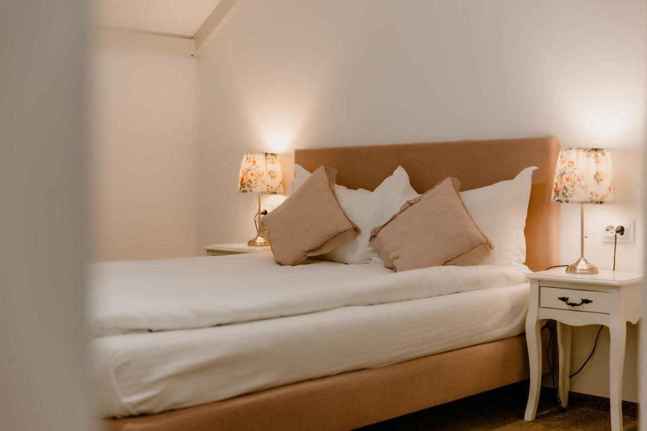 La Fontaine Hotel Hunedoara Ngoại thất bức ảnh