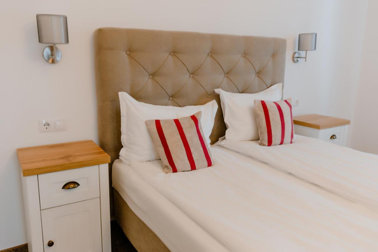 La Fontaine Hotel Hunedoara Ngoại thất bức ảnh