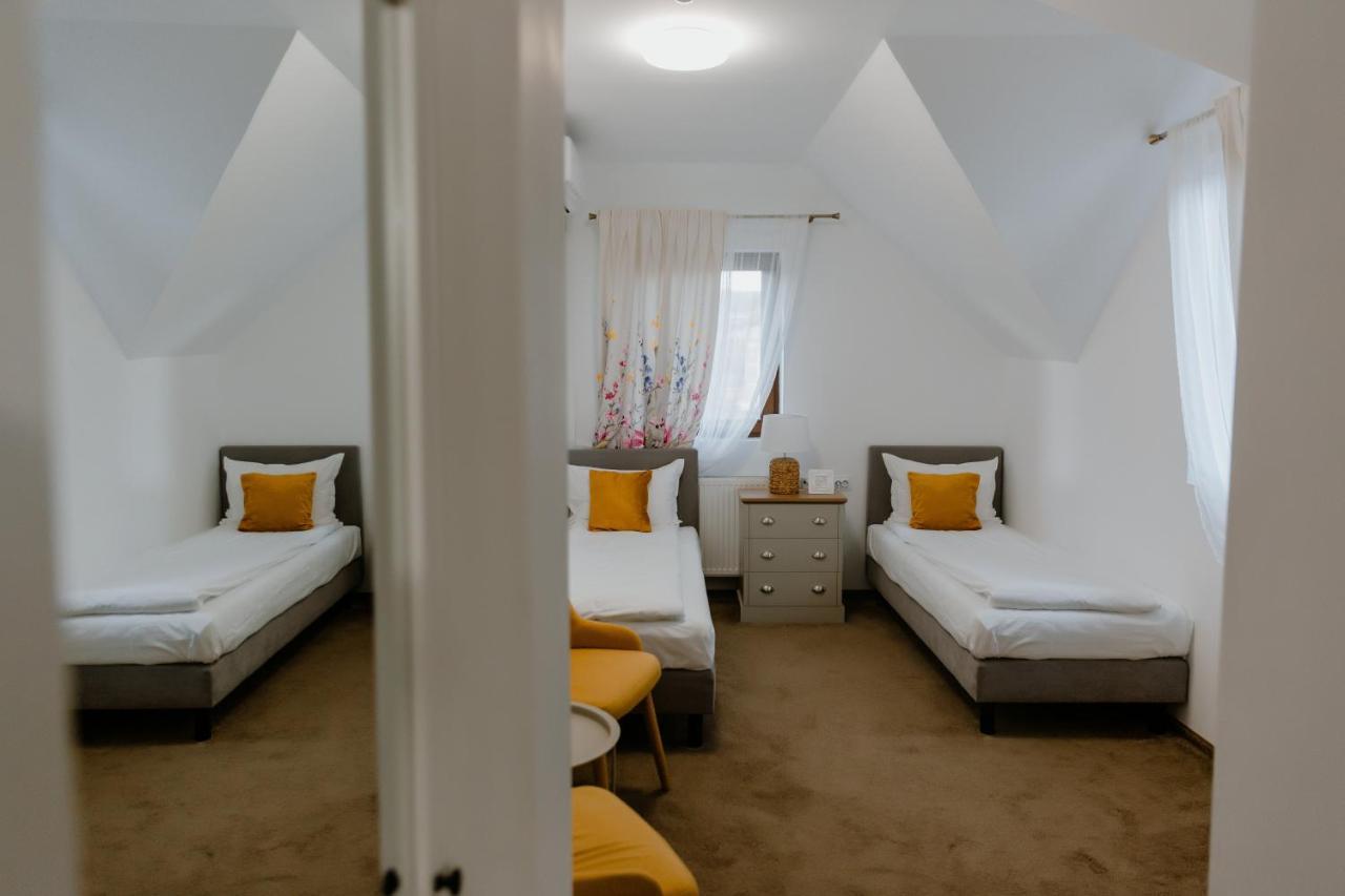 La Fontaine Hotel Hunedoara Ngoại thất bức ảnh