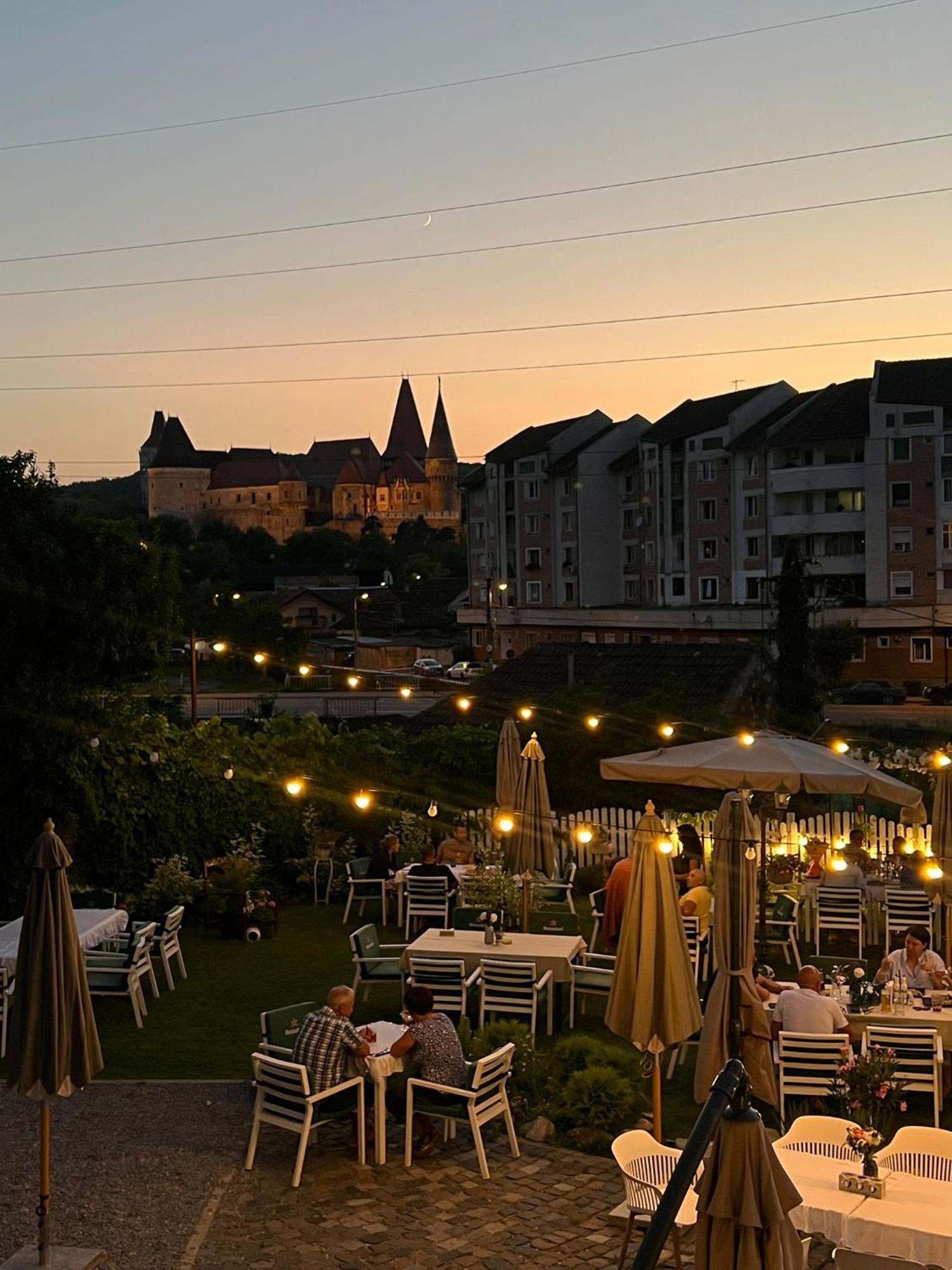 La Fontaine Hotel Hunedoara Ngoại thất bức ảnh